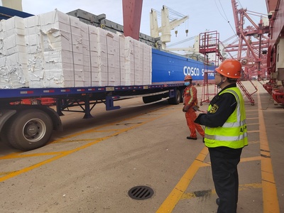 連云港外理 以高效裝卸服務，助推港口營商環境優化升級